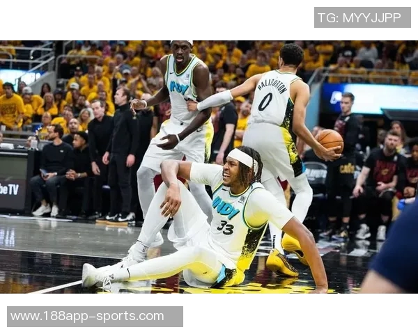 特纳半场外线表现糟糕仅命中1球全场仅得5分令人失望 特纳半场外线表现糟糕仅命中1球全场仅得5分令人失望